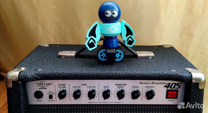 Гитарный комбоусилитель Roland 405 Guitar combo