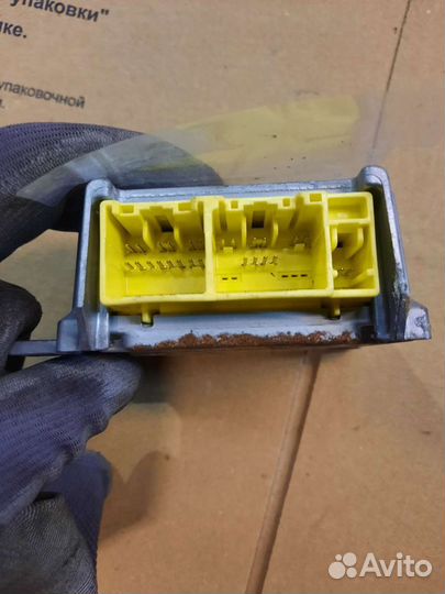 Блок srs Mitsubishi Pajero Sport 2