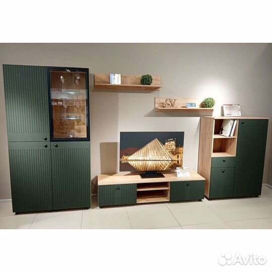 Новая тумба под телевизор 1,6 м с фрезеровкой