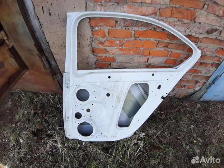 Дверь правая Skoda Octavia A7