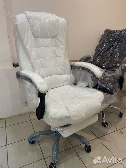 Компьютерное кресло с вибромассажем