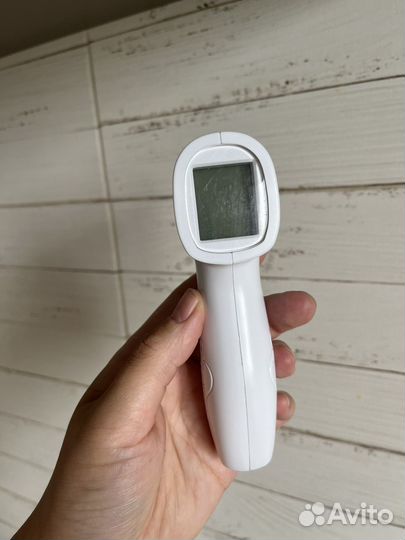 Бесконтактный градусник термометр