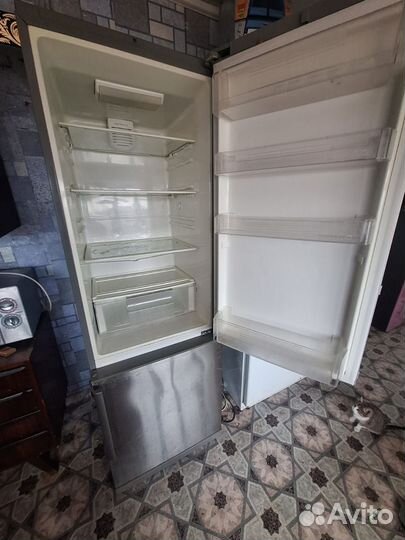 Холодильник LG