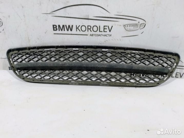 Решетка в бампер центральная 2005-2012 BMW E90