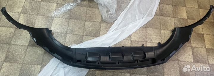 Накладка переднего бампера Kia-Sorento 2009-2012