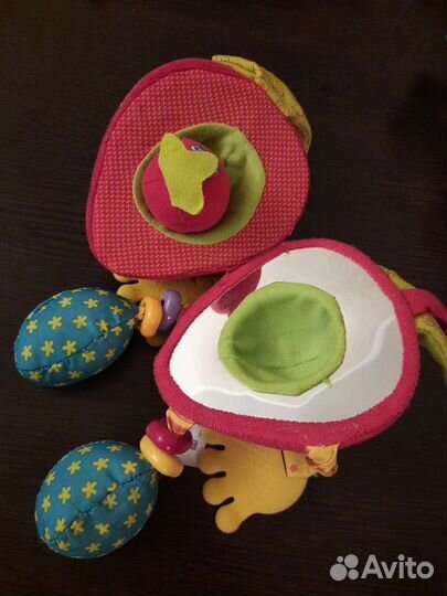 Игрушка подвеска клубника tiny love