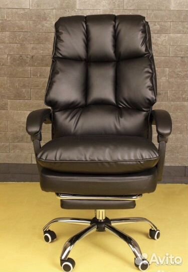 Компьютерное офисное кресло руководителя