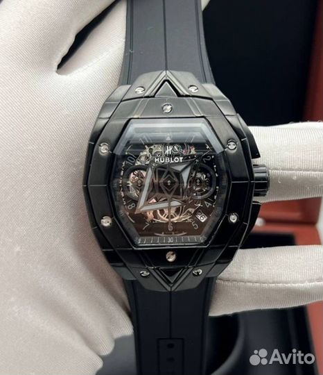 Часы мужские черные брутальные Hublot