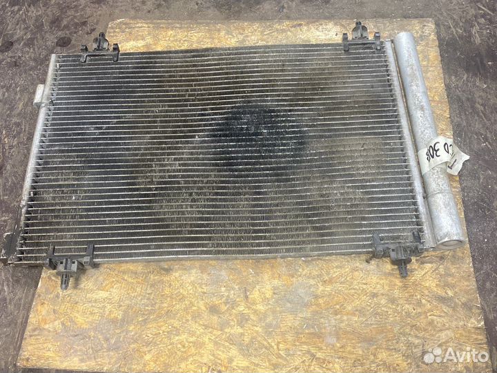 Радиатор кондиционера Peugeot 308