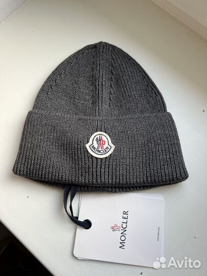 Шапка Moncler серая