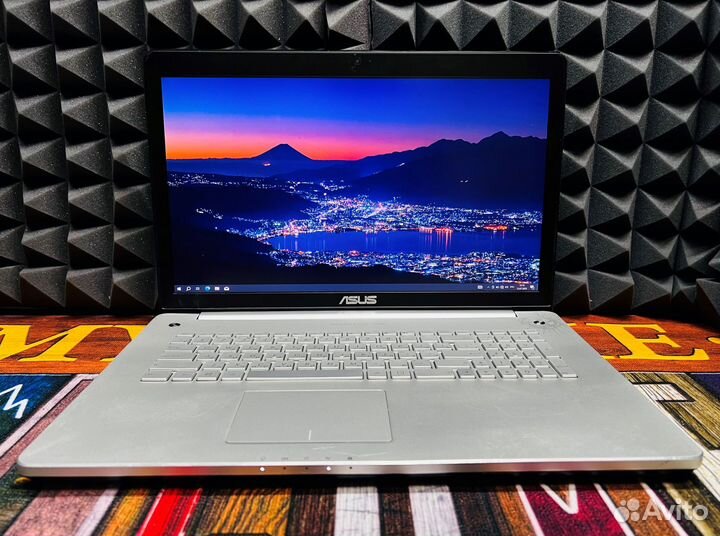 17.3 ноутбук Asus для рабочих задач