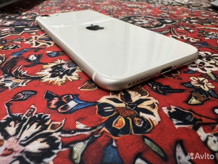 iPhone SE (2022), 256 ГБ