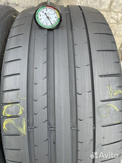 Pirelli P Zero PZ4 235/35 R20