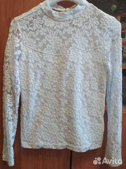 Блузка белая