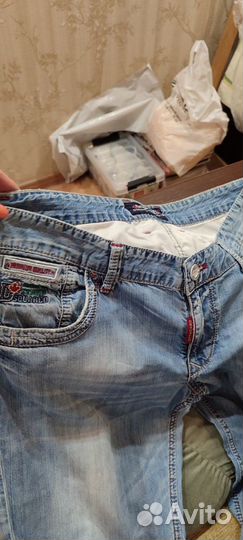 Джинсы levis