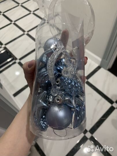 Елка искусственная с игрушками