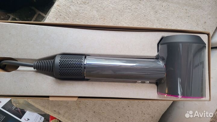 Фен Dyson supersonic