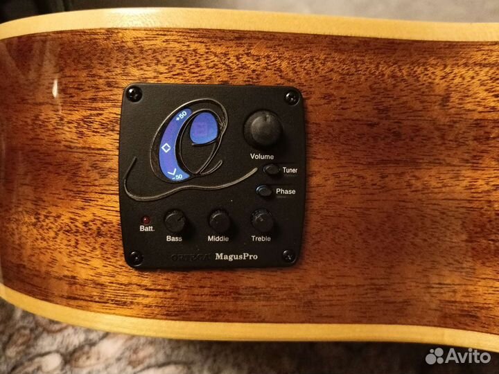 Классическая гитара Ortega с подключением