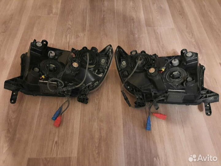 Toyota sequoia фары