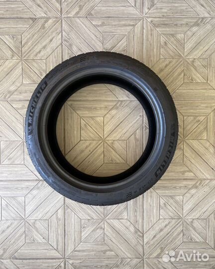 Michelin Pilot Sport 4 225/45 R18 и 255/40 R18 99Y