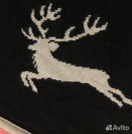 Angie Miller шарф