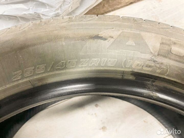 Yokohama Advan Sport V105 255/45 R19