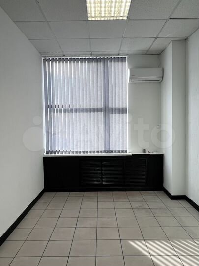 Офис 26.5 м², центр, парковка на 2000 авто