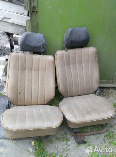 Передние сиденья