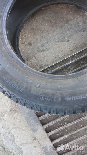 Michelin X-Ice North 4 215/65 R16