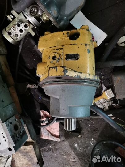 Гидромотор хода liebherr R974 FMF 165