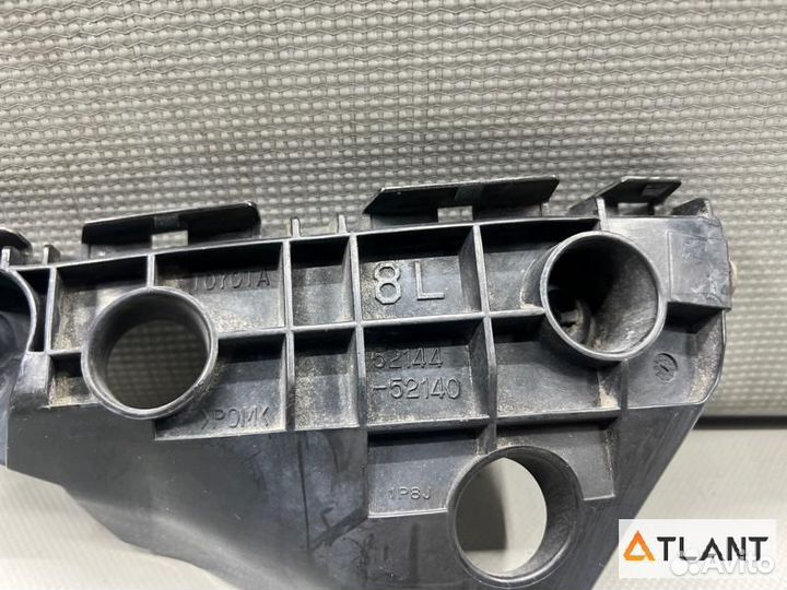 Крепление бампера передняя левая toyota porte