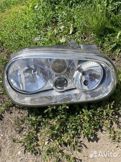 Фара правая Гольф 4 с птф разборка