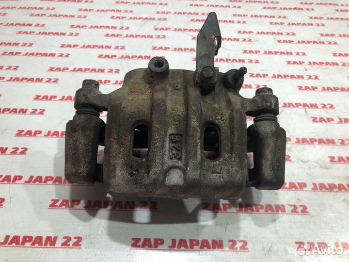 Суппорт передний правый Mitsubishi Delica PD6W