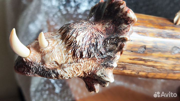 Композиция из бивня мамонта