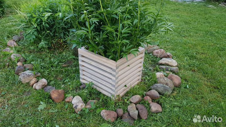 Деревянные уличные кашпо