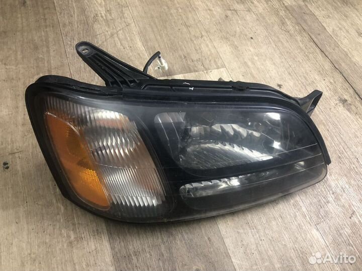 Фара Subaru legacy BH5, правая
