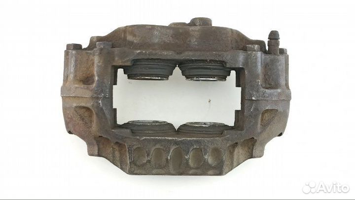 Суппорт передний правый Toyota Hilux LN107 3L 1991