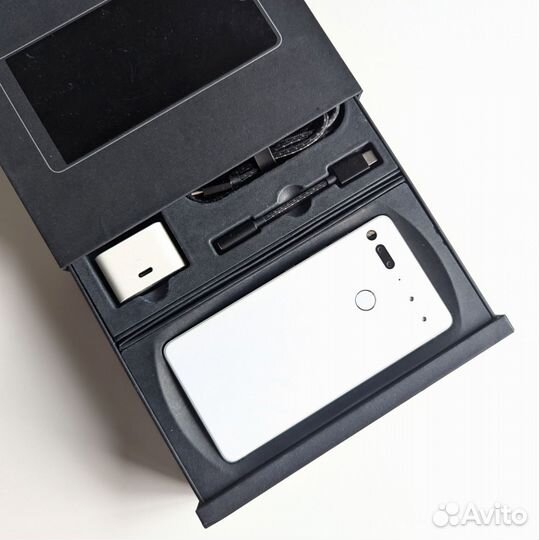 Essential PH-1, 4/128 ГБ