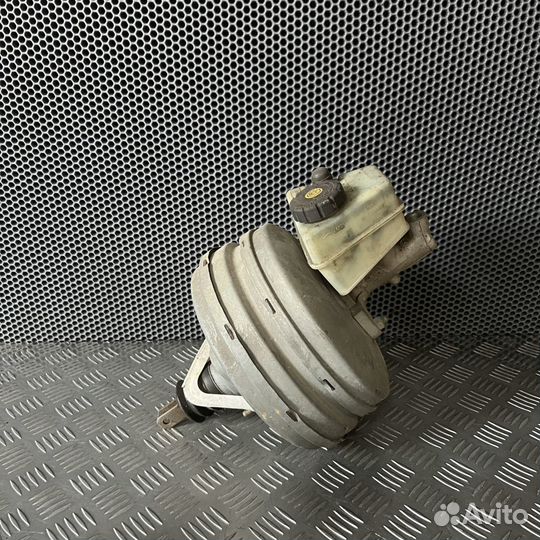 Усилитель тормозов вакуумный Mercedes-Benz E-класс