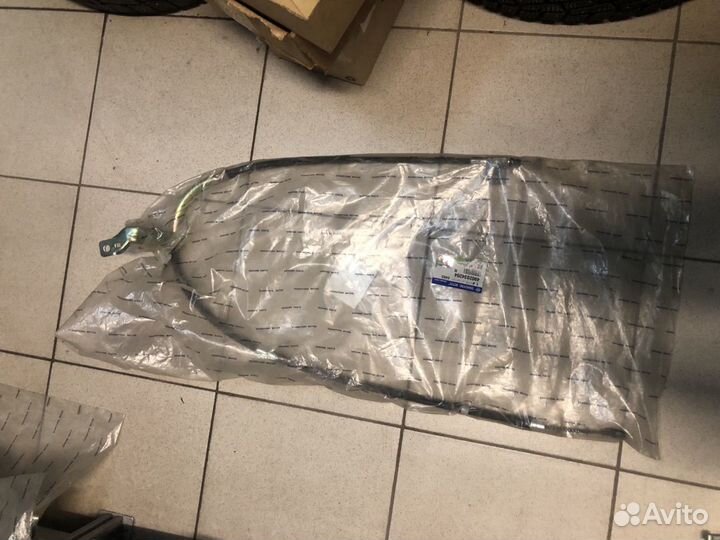 4902034204 Трос стояночного тормоза (прав)