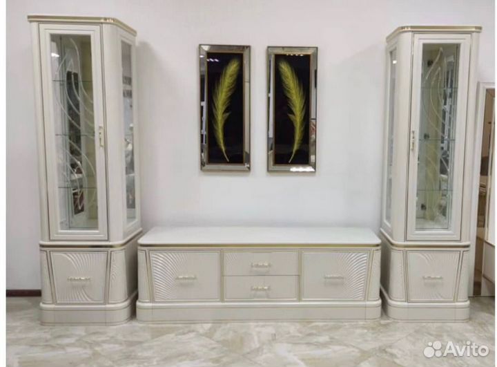 Стенка в гостиную новая