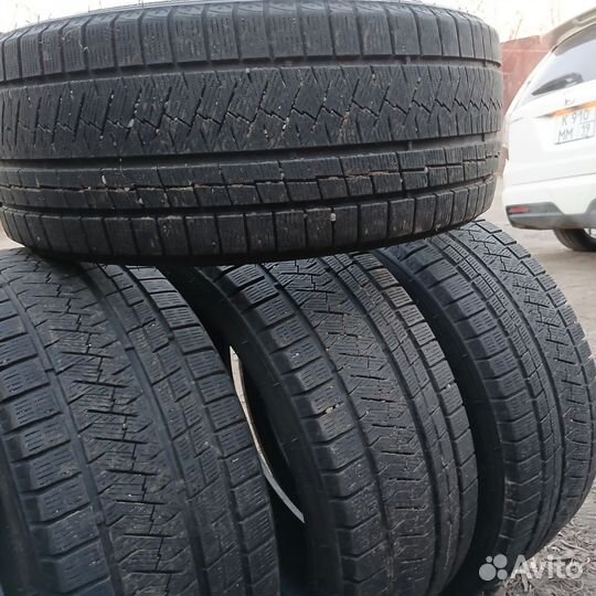 Triangle Snowlink TWT02 225/40 R19