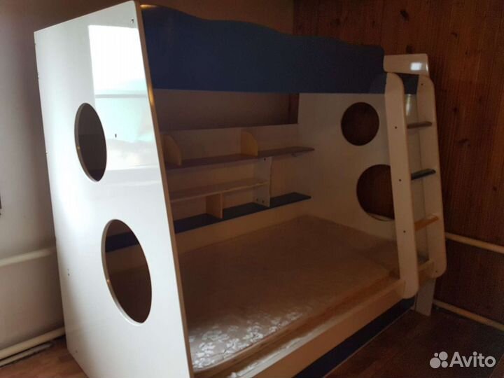 Двухъярусная кровать бу с матрасами