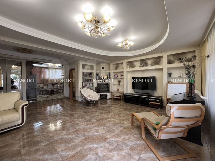 Дом 250 м² на участке 2 сот.