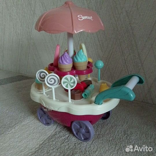Тележка со сладостями