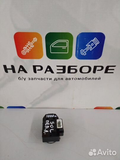 Кнопка управления зеркалами Hyundai Solaris 2