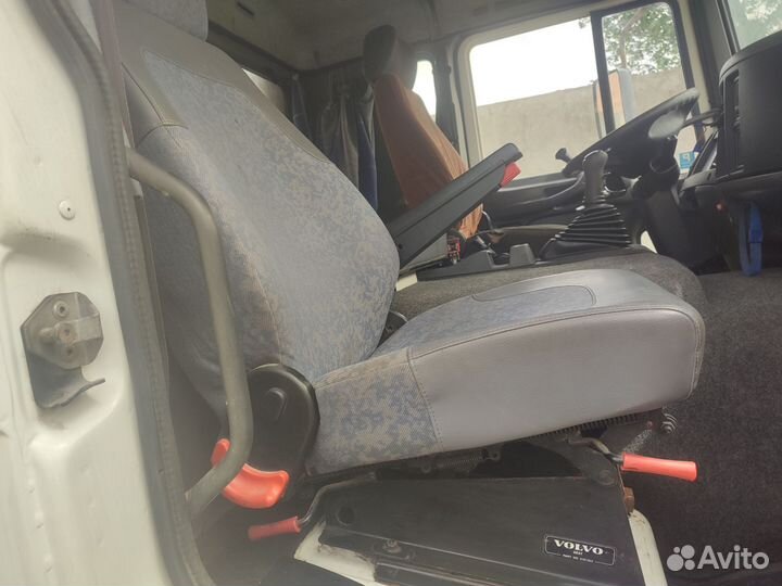 Volvo FL 6 с КМУ, 2006