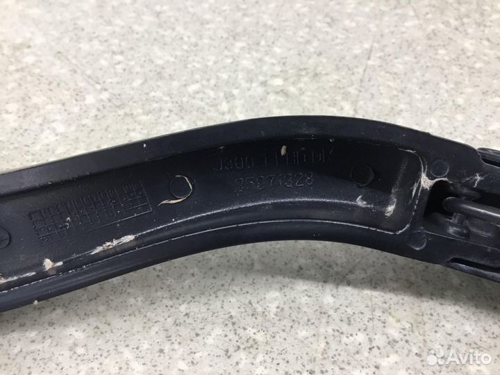 Поводок стеклоочистителя передний левый Chevrolet