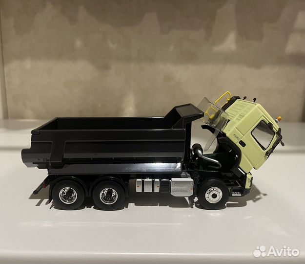 Коллеционная модель самосвала Volvo FMX 6x4