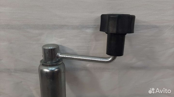 Стойка опорная винтовая